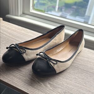 Barely Worn Women’s 7.5 Banana Republic Black and Cream Flats Timeless Elegance